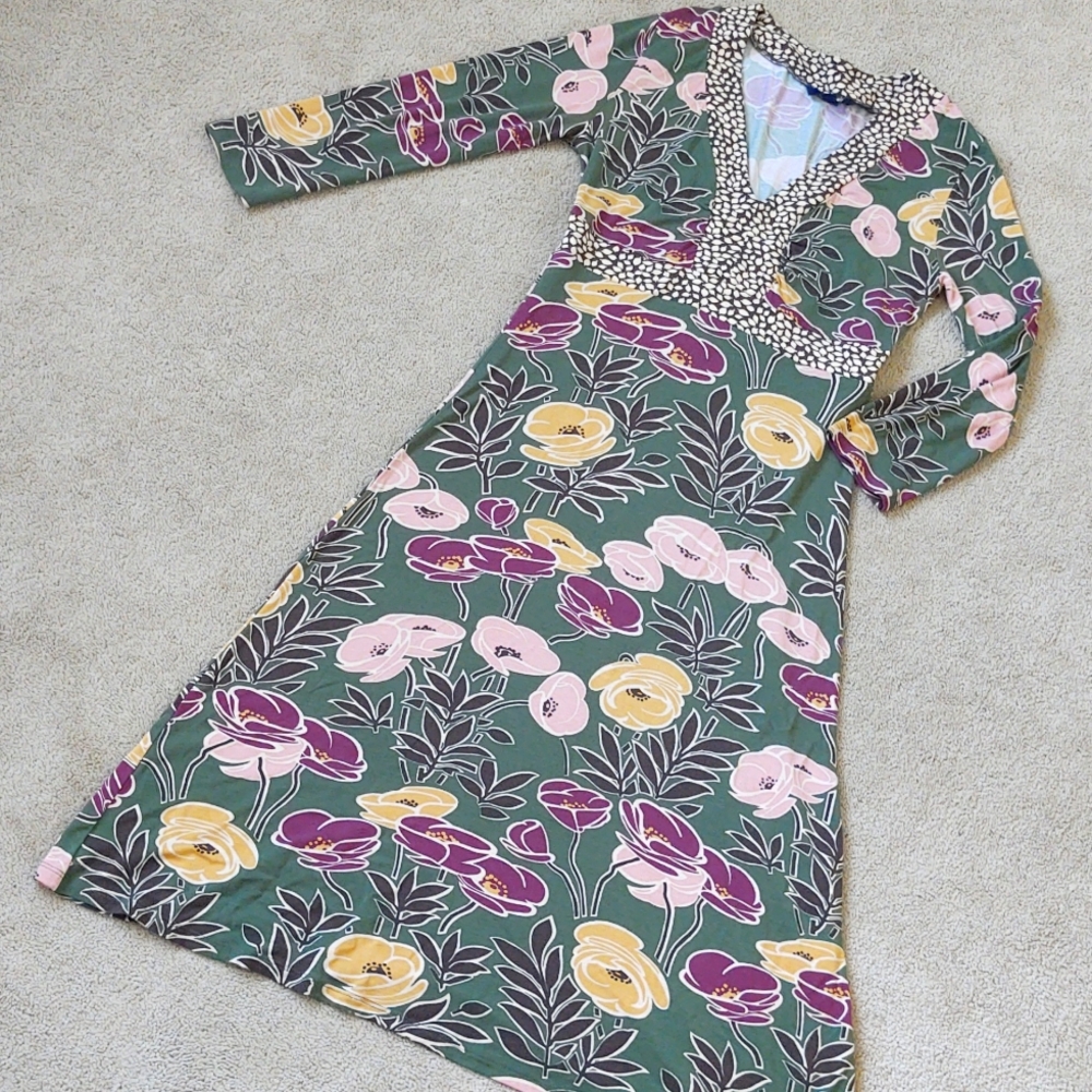 VGUC Boden green floral print v-neck midi dress with long sleeves